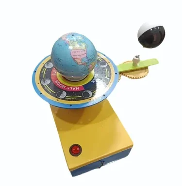 Moon Phases Model for Astronomy Learning